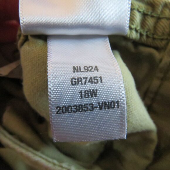 MADEWELL Plus Garment-Dyed Low-Slung Straight Cargo Pants in Classic Olive 18W - Picture 13 of 13